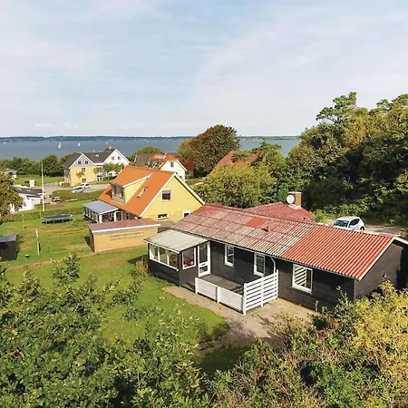 Three-bedroom Holiday In Holiday home *